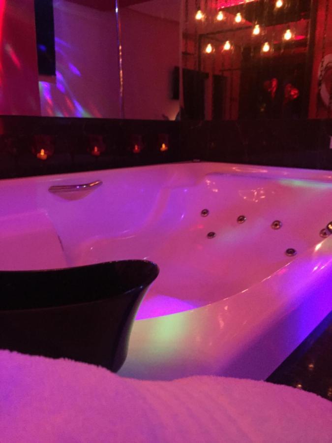 Imperium Inn Motel (Adults Only) Nova Ponte エクステリア 写真